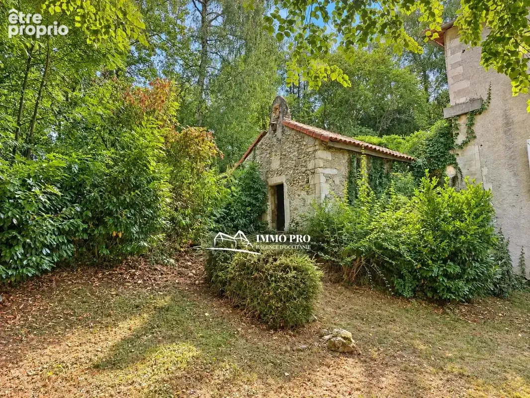 Demeure de charme   deux habitations sur 2,3ha - photo 7