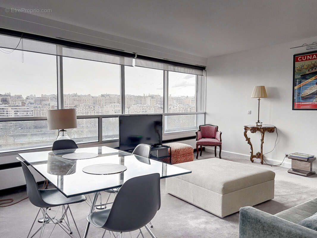 Appartement à PARIS-15E