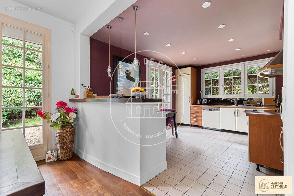 Maison à LA CELLE-SAINT-CLOUD