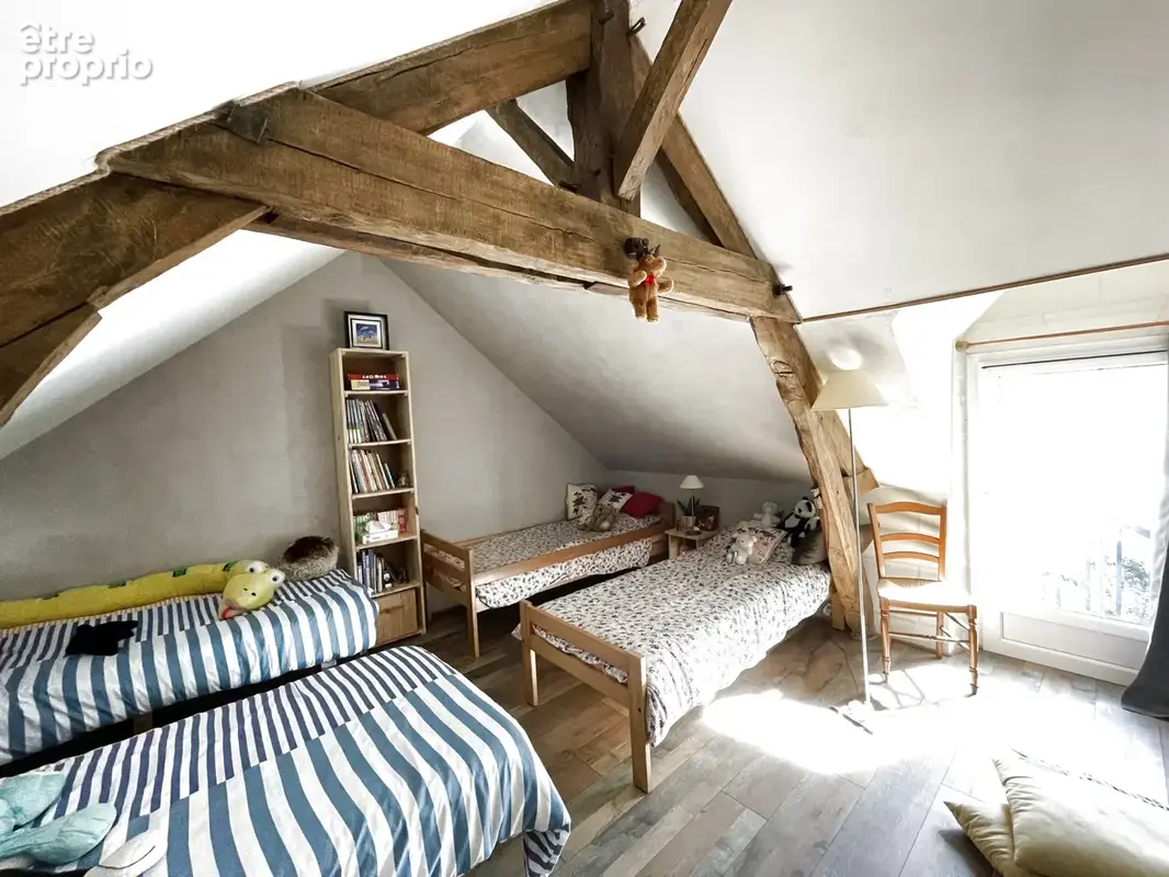 Maison de caractère - 4-5 chambres - dépendances et grange - photo 2
