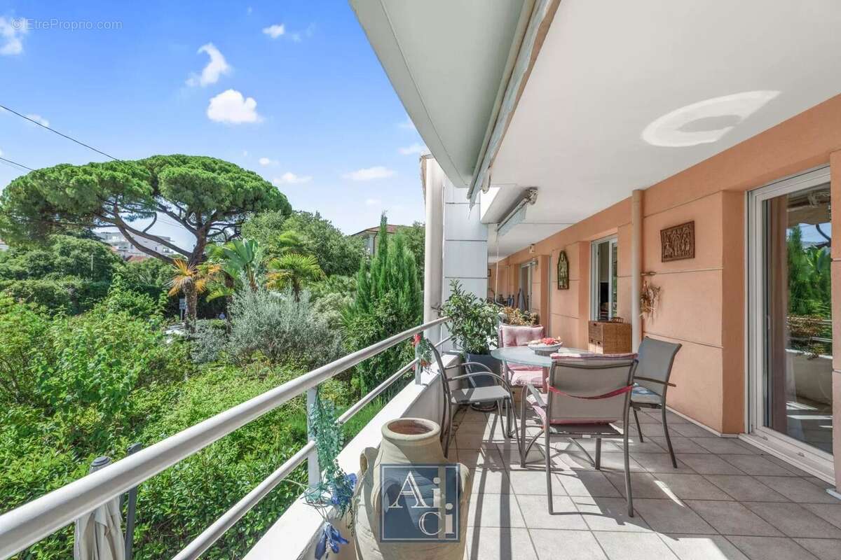 Cannes Centre Appartement 4 pièces Terrasse - photo 2