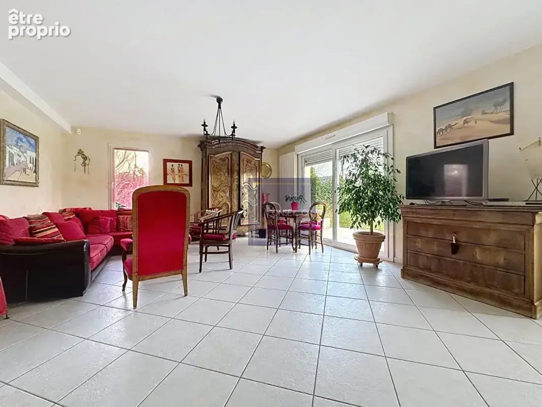 Maison - T5 - 148m2 - Terrain 750m2 - photo 5