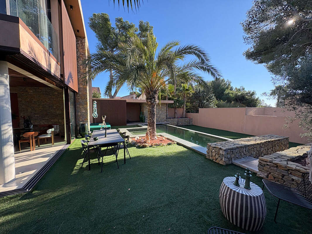 Maison à CARRY-LE-ROUET