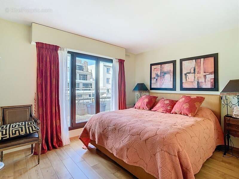 Appartement à SURESNES