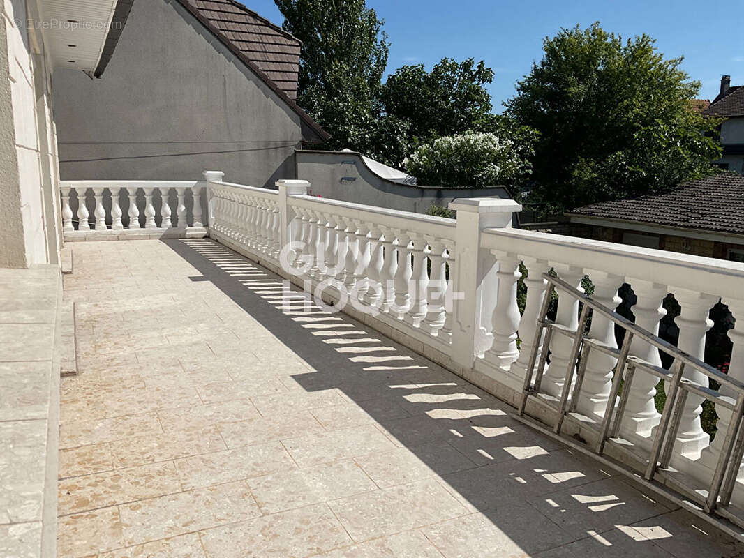 Maison à LE BLANC-MESNIL