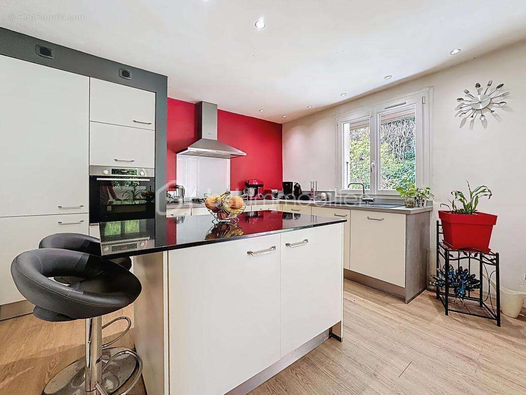 Maison à SAINT-MARTIN-D'URIAGE