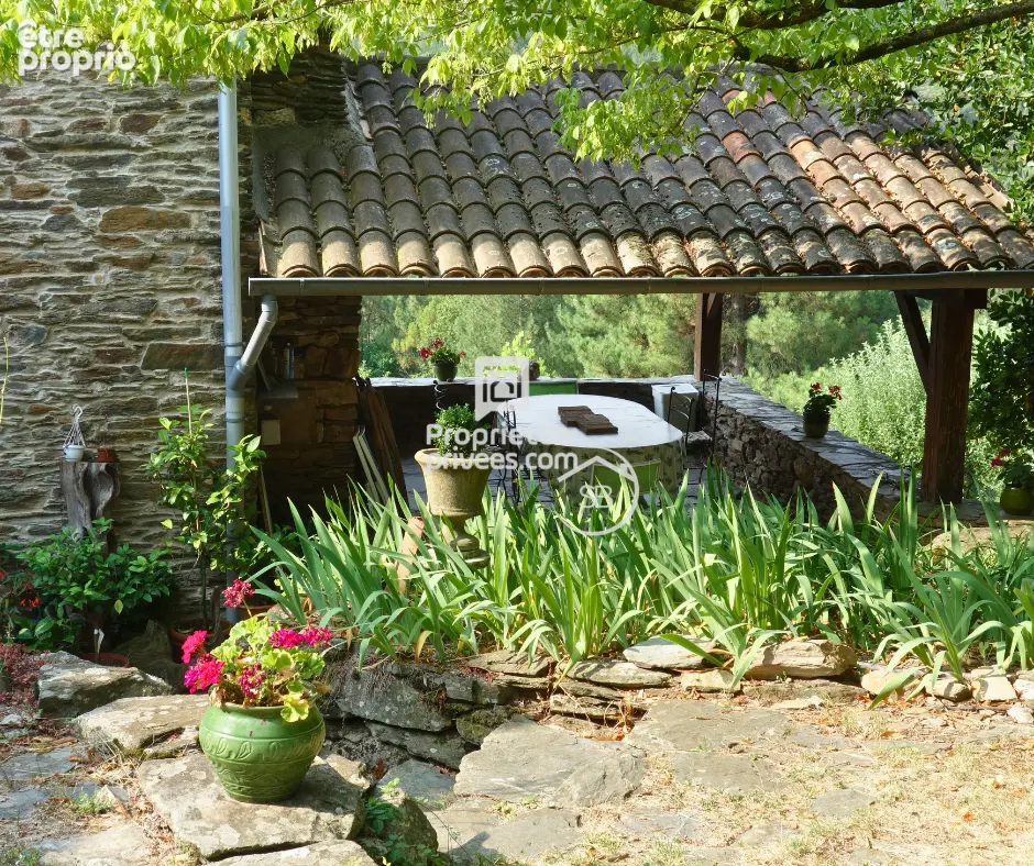 Mas  typiquement cévenol - Malbosc (limite Gard/Ardèche) 215 m²  8 pièces  Terrain  17 497 m² Piscine - photo 17