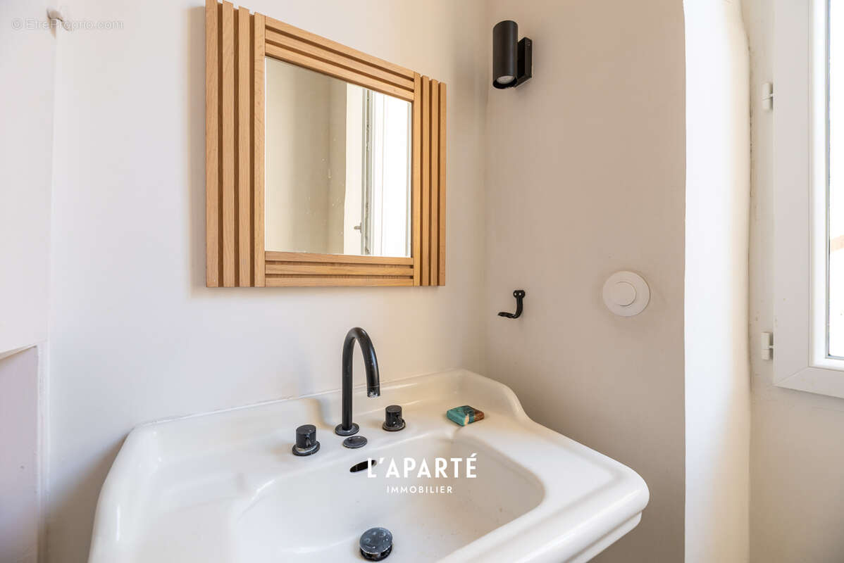 Appartement à MARSEILLE-6E