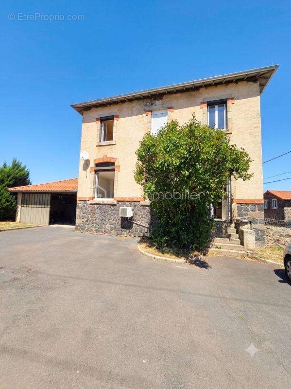 Maison de caractère de 120 m² sur terrain arboré de 575 m² - photo 2