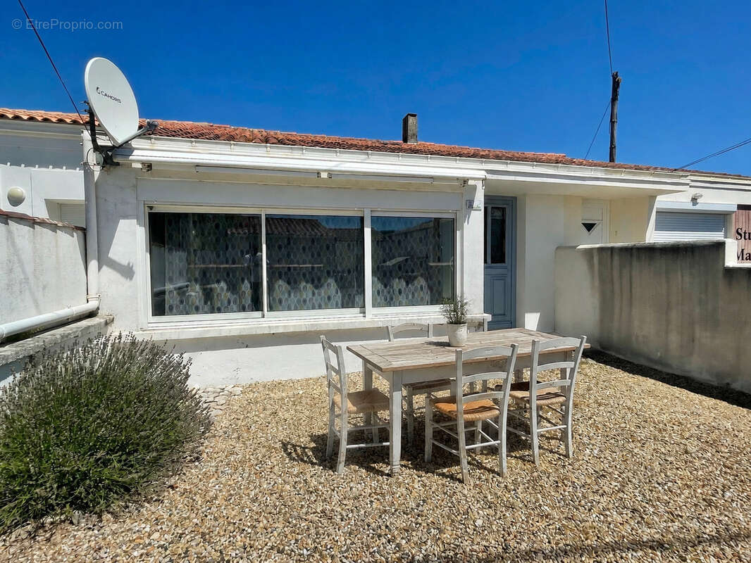 À 500 m de la plage, charmante maison avec cour fermée - La Menounière - photo 2