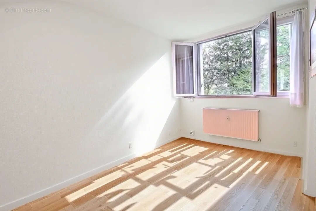 Appartement à FONTENAY-LE-FLEURY