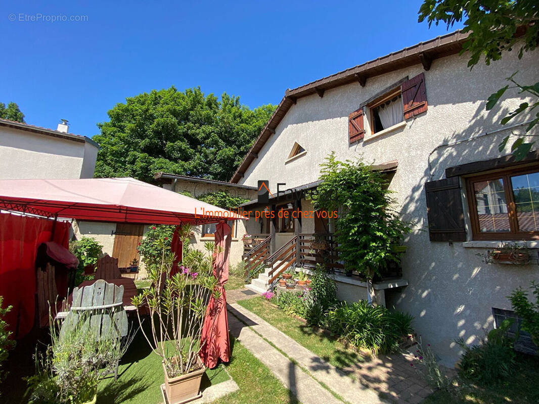 Maison à VILLENEUVE-LE-ROI