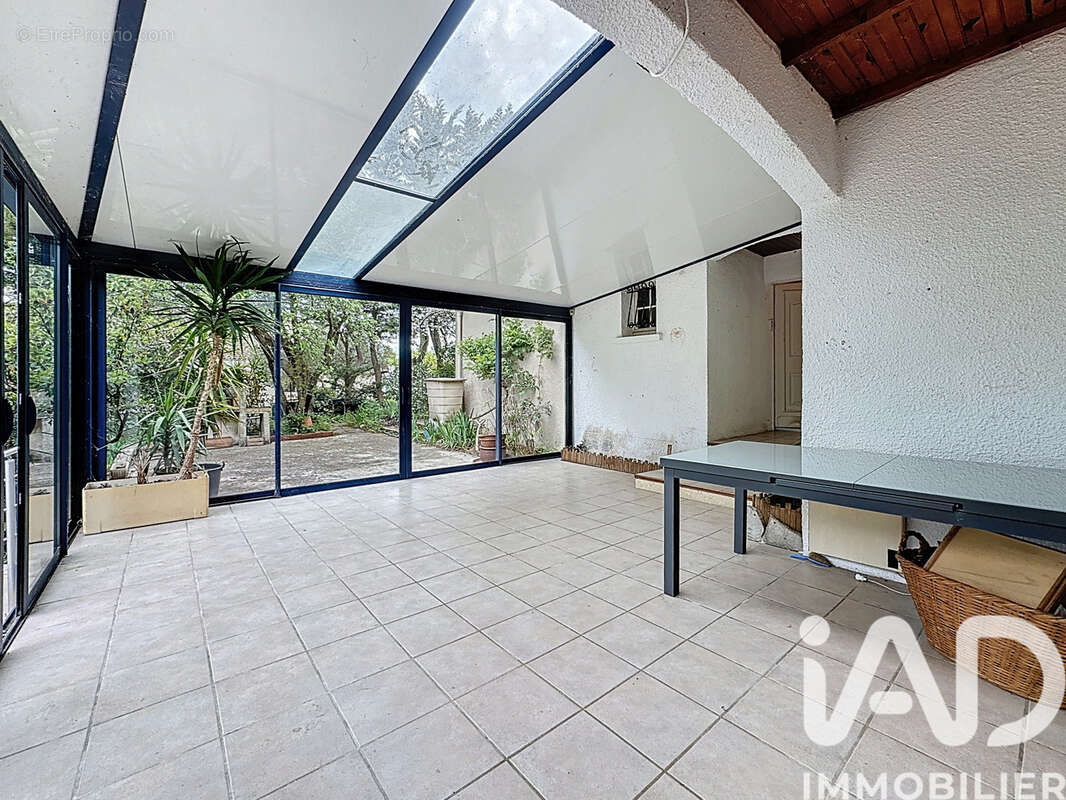 Maison 135 m² à Saint-Jean-De-Cornies  - photo 7