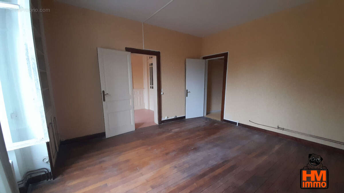 Appartement à SAINT-LEONARD-DE-NOBLAT