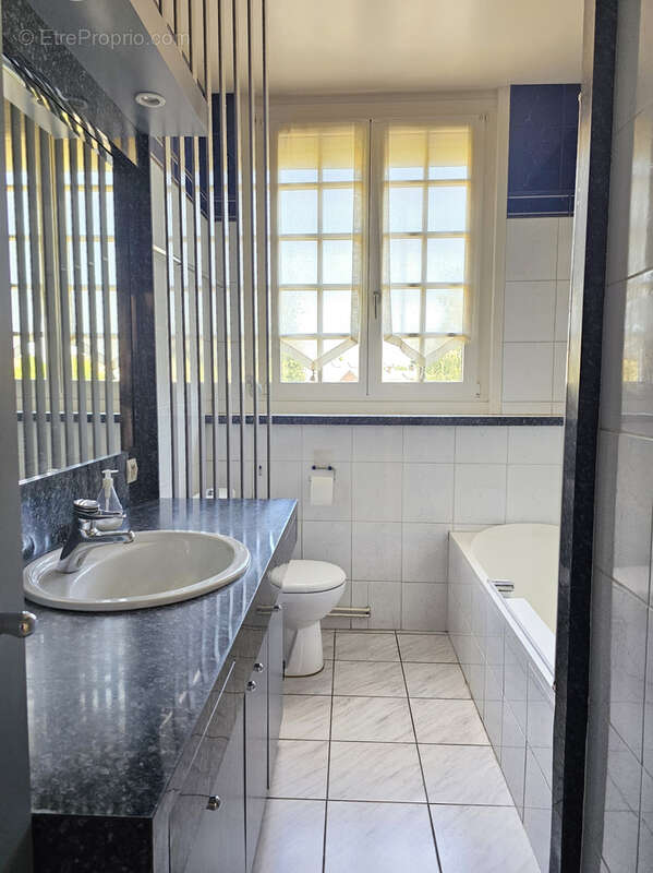 Maison semi-individuelle - 115 m2 hab - 130 m2 utile - 4 chambres - garage - jardin - photo 8