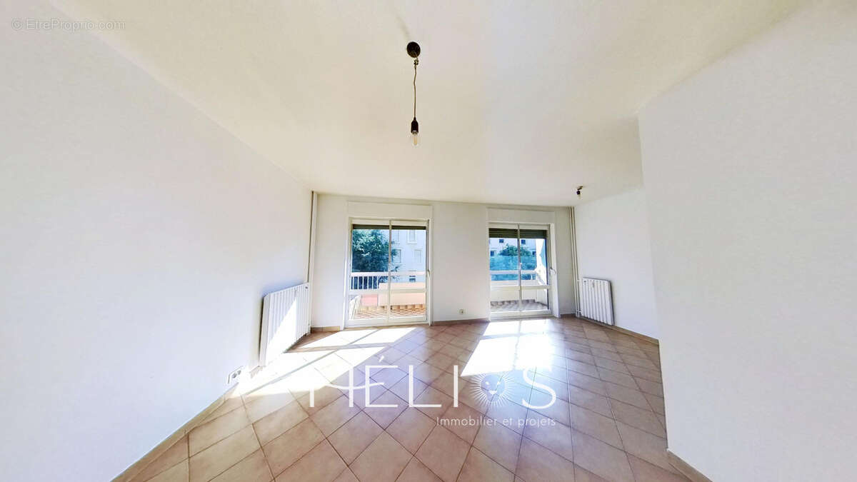 Appartement à MARSEILLE-3E