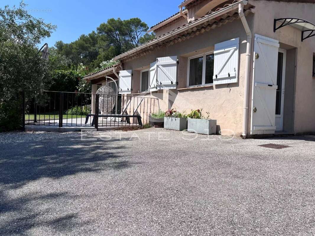 LE ROURET Proches commodités - photo 3