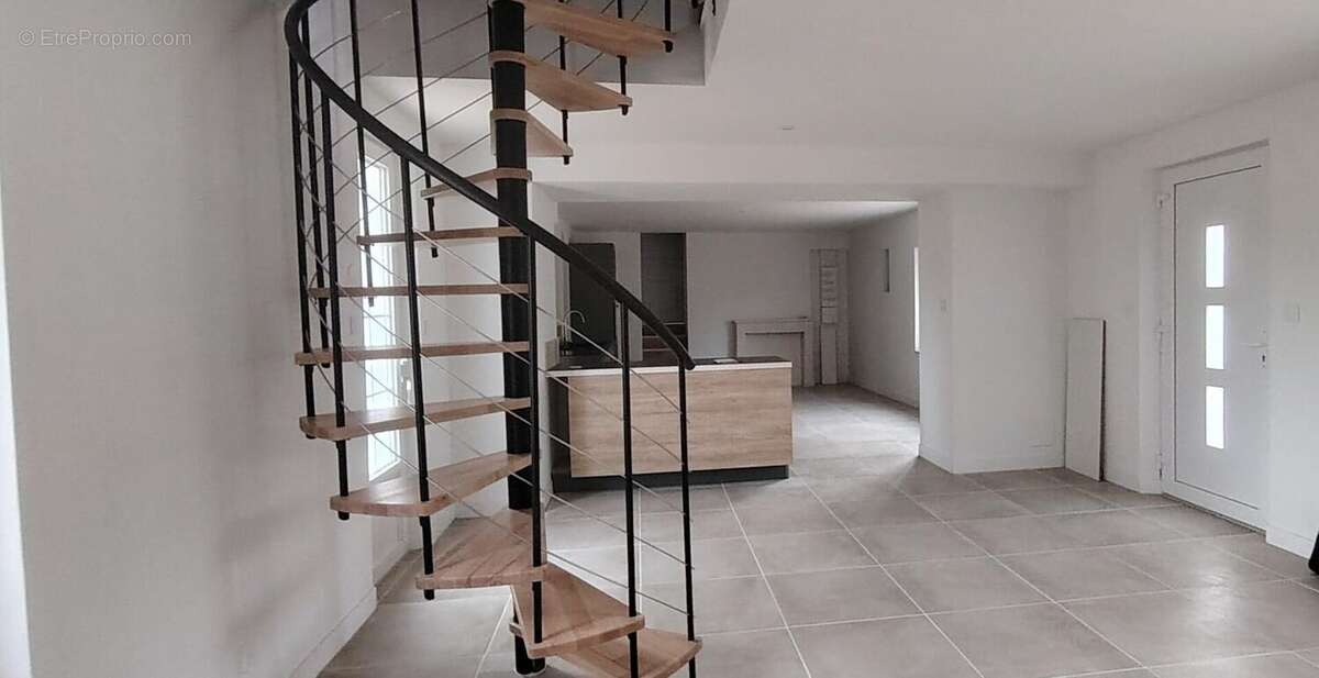 Photo 2 - Maison à CHATELLERAULT