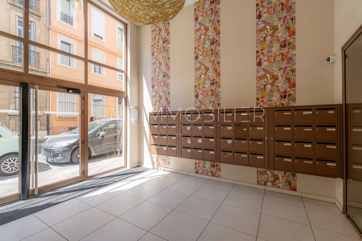Appartement à MARSEILLE-4E