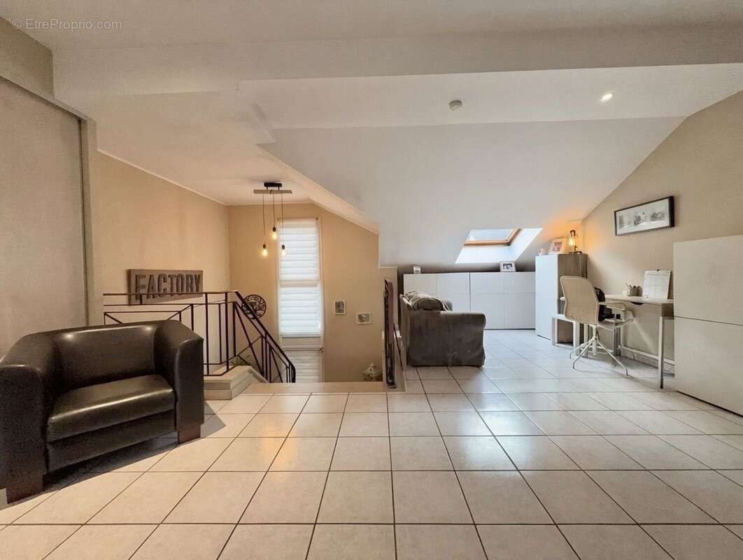 Appartement à ARS-SUR-MOSELLE