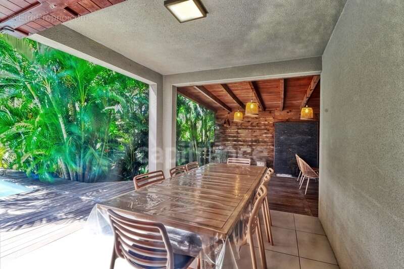 Maison à LES TROIS-ILETS