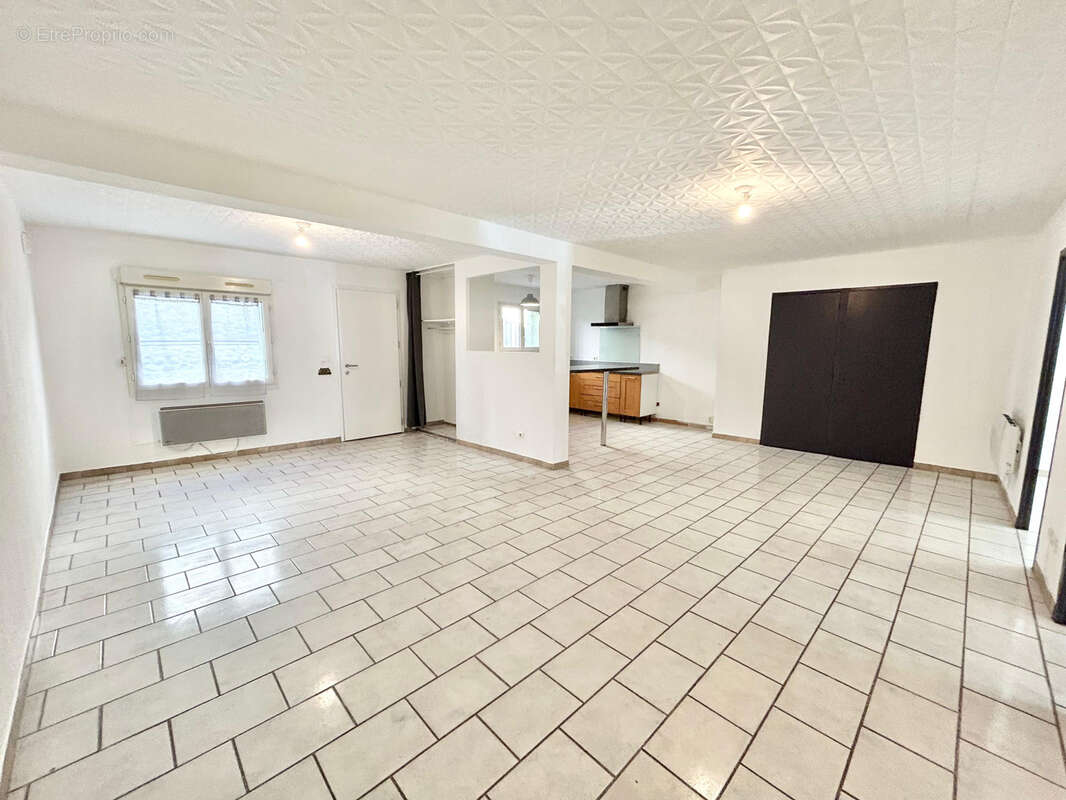 Appartement à TROUILLAS