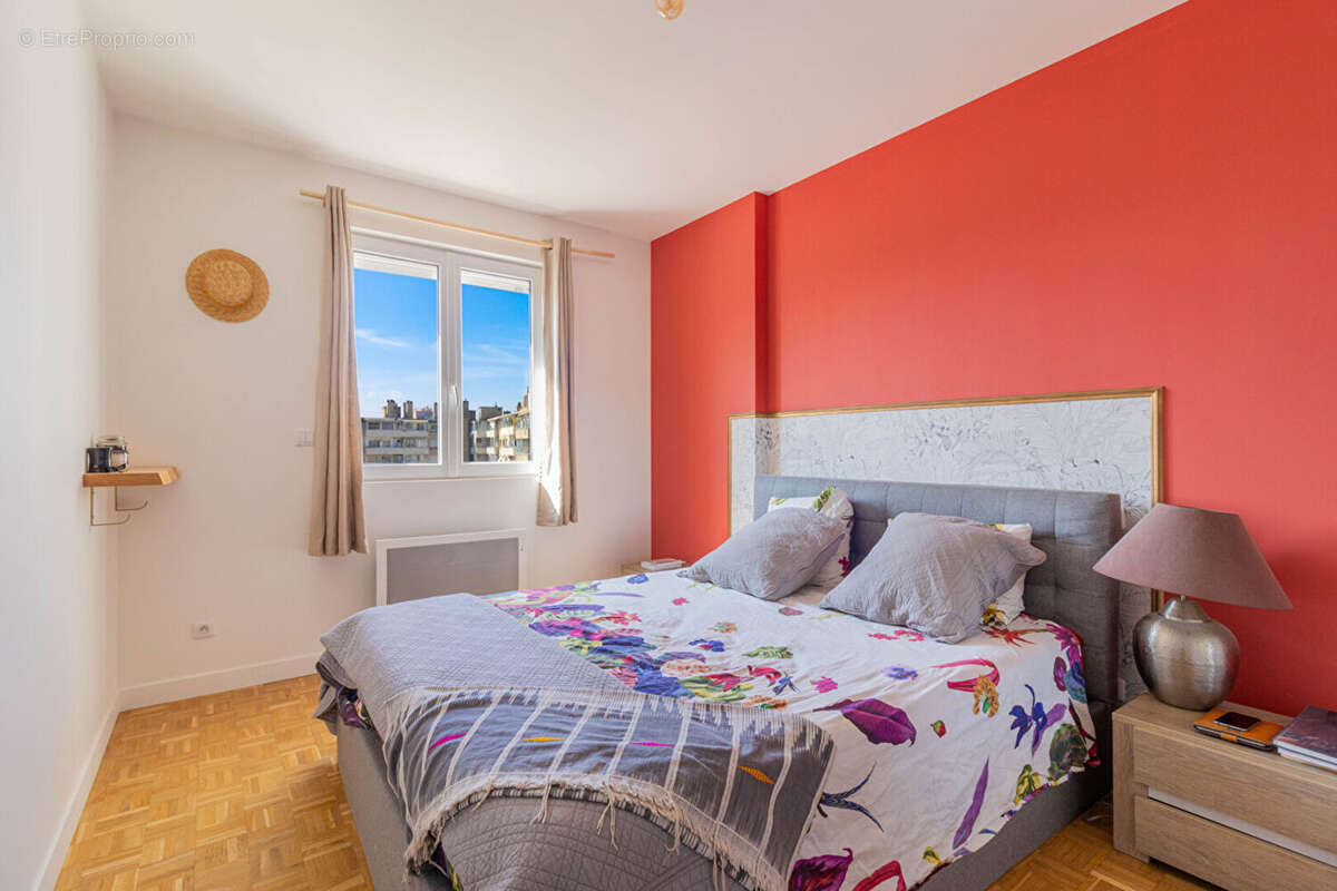 Appartement à MARSEILLE-4E