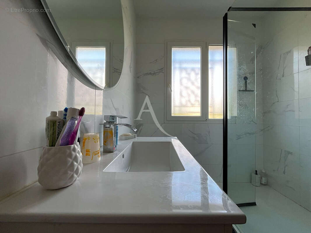 Maison Architecte de 158m2 -T7 - 5 chambres-Garage, Dépendances et Piscine - photo 5