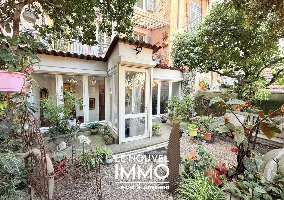 Appartement à MARSEILLE-4E