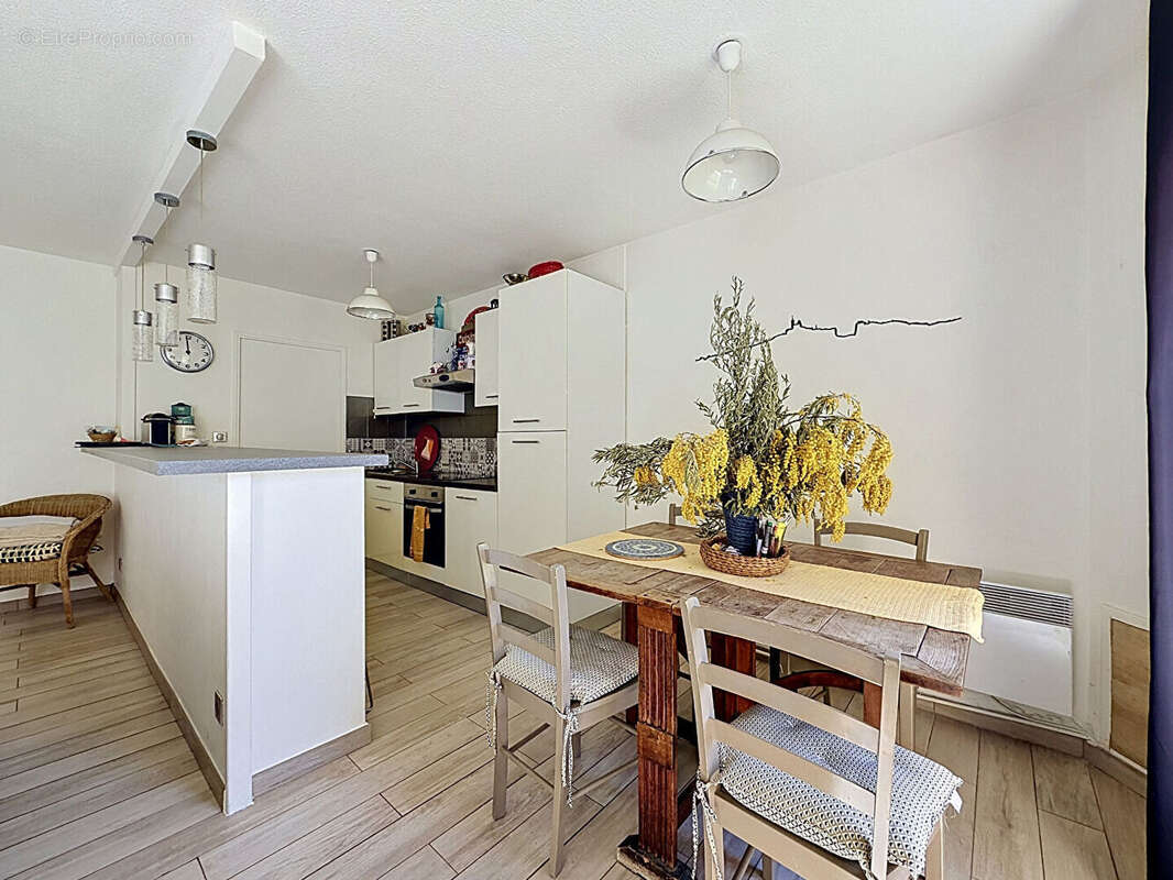 Appartement à MARSEILLE-6E