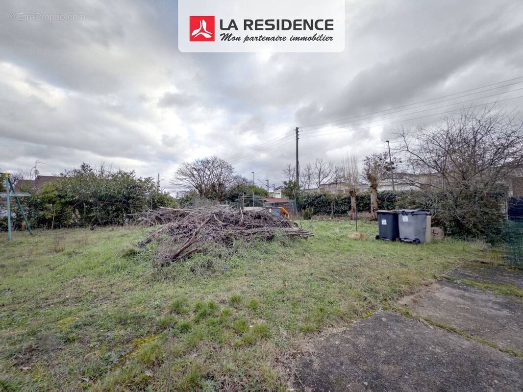 Terrain à AUBERGENVILLE