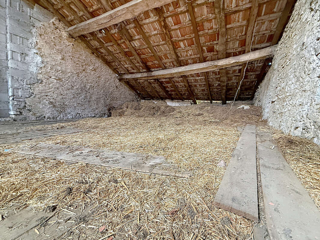 Appartement à JUVAINCOURT