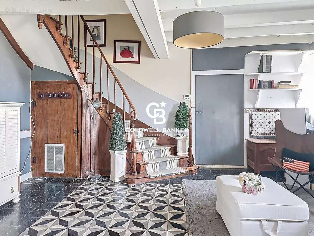 Maison à SAINT-JEAN-D'ANGELY