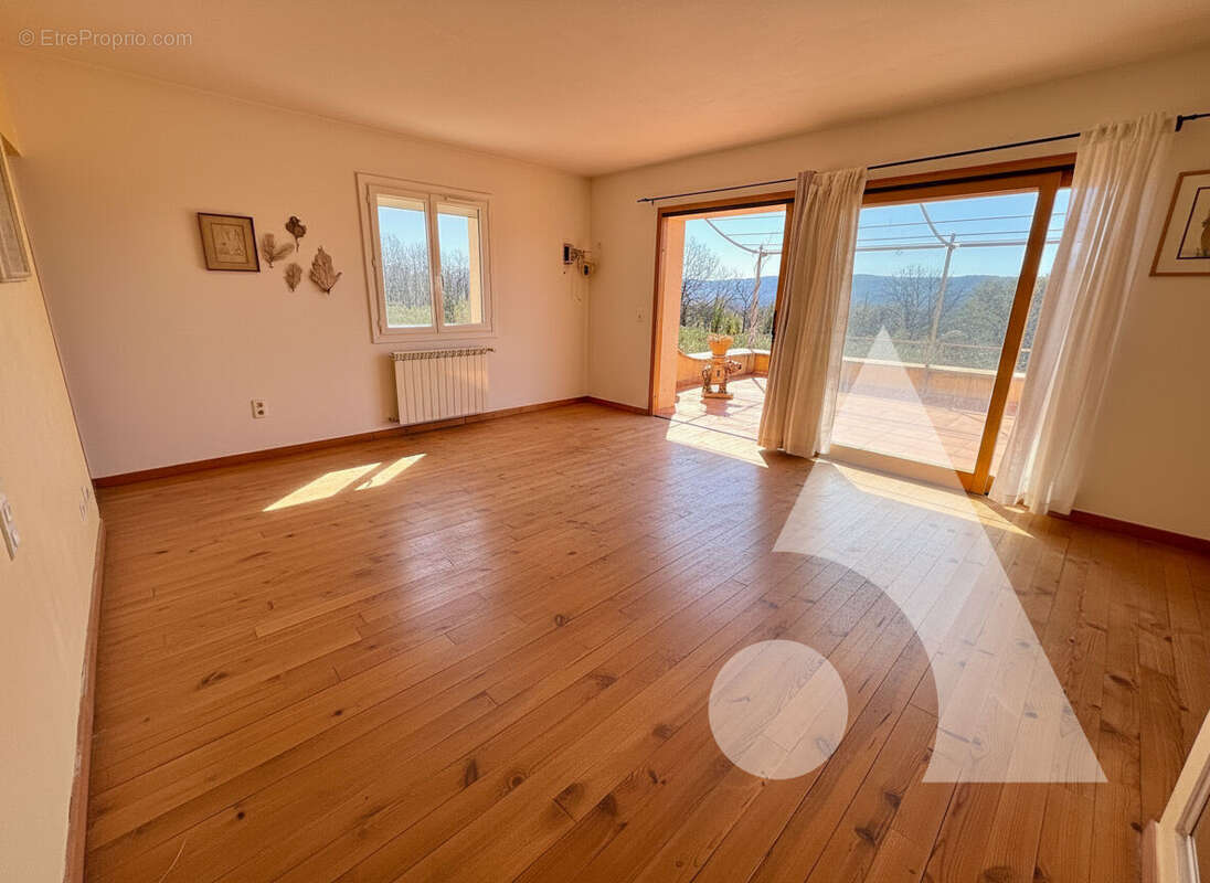 Maison à VILLECROZE