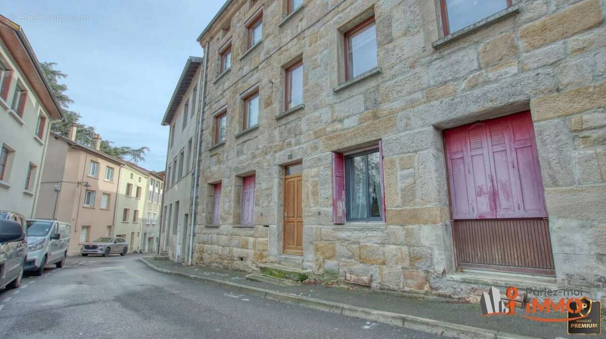 Appartement à SAINT-JEAN-BONNEFONDS