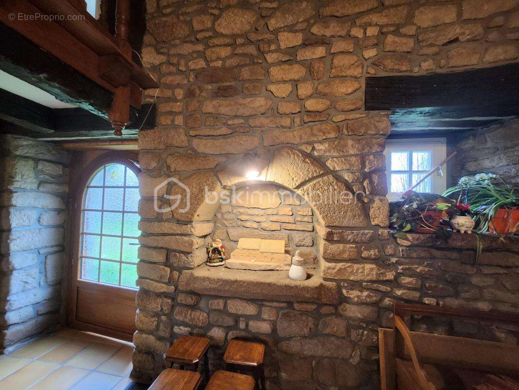 ensemble immobilier en pierre de 187 M2 à GUERN - photo 6