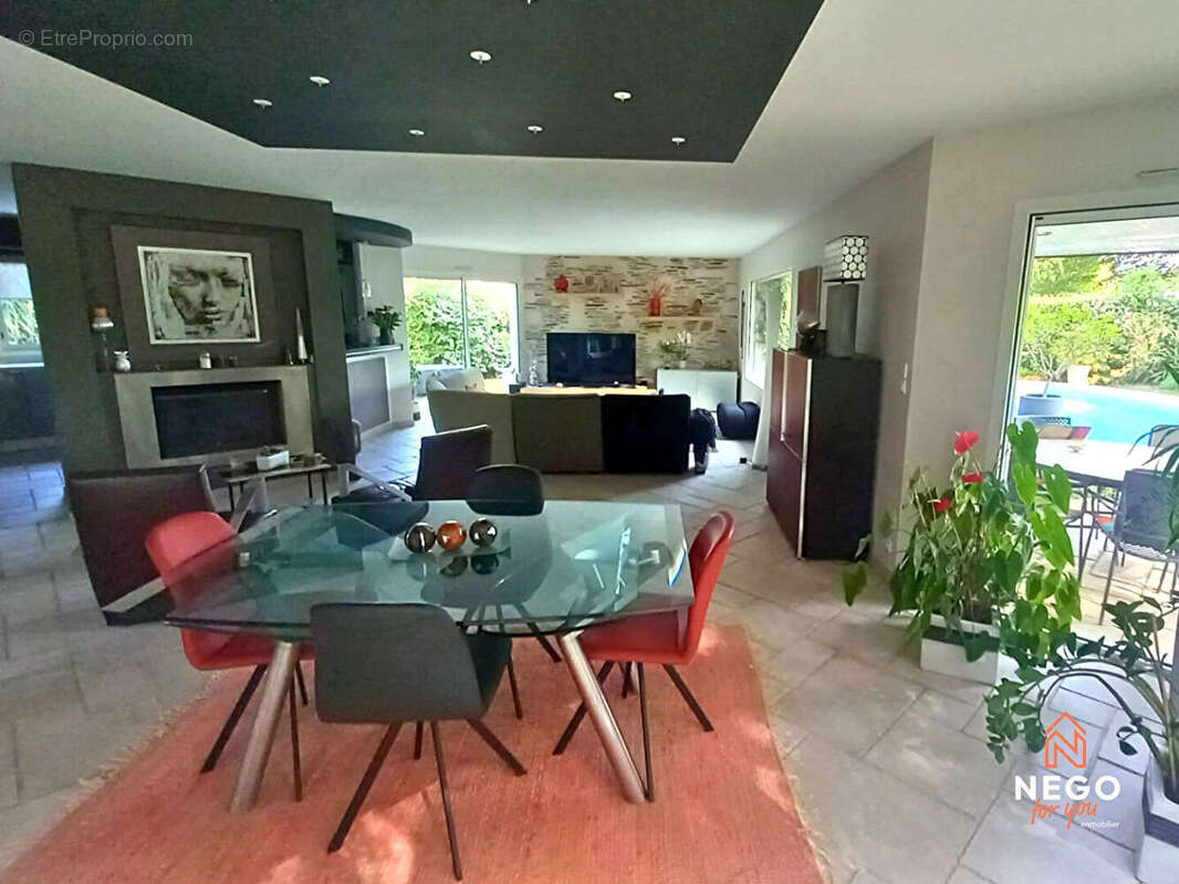 Maison à AVRILLE