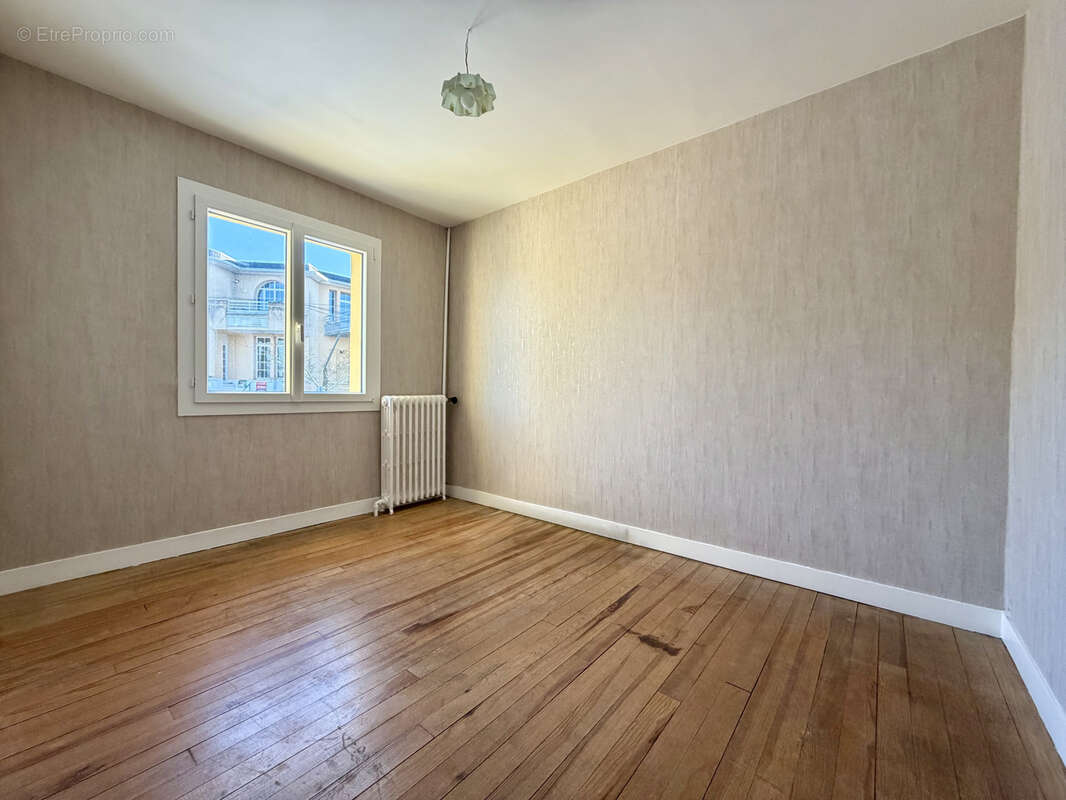 Maison à THIRON-GARDAIS