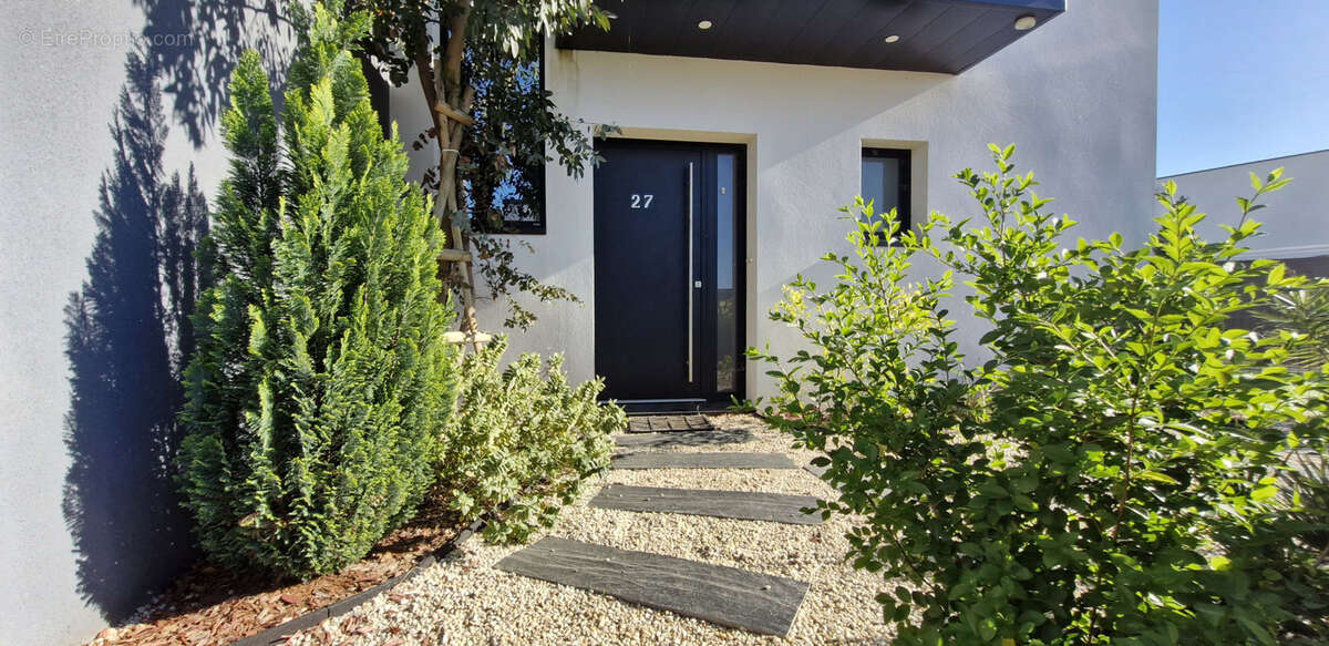 Maison à MONTREUIL-JUIGNE