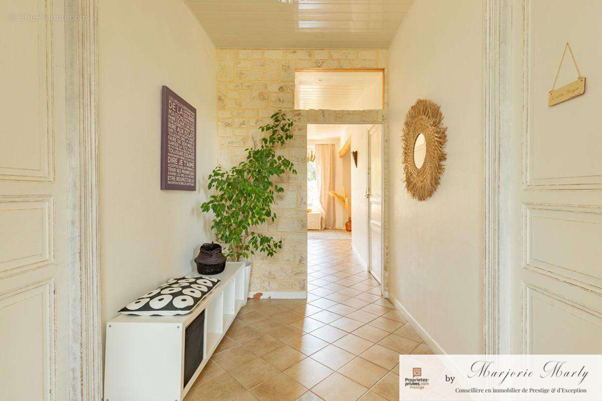 Vente Maison vigneronne - 220 m2 - BOUTENAC (11200) - 299 000 - photo 3