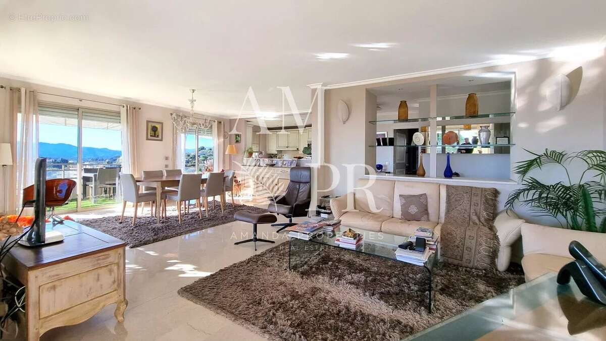 Appartement à LE CANNET