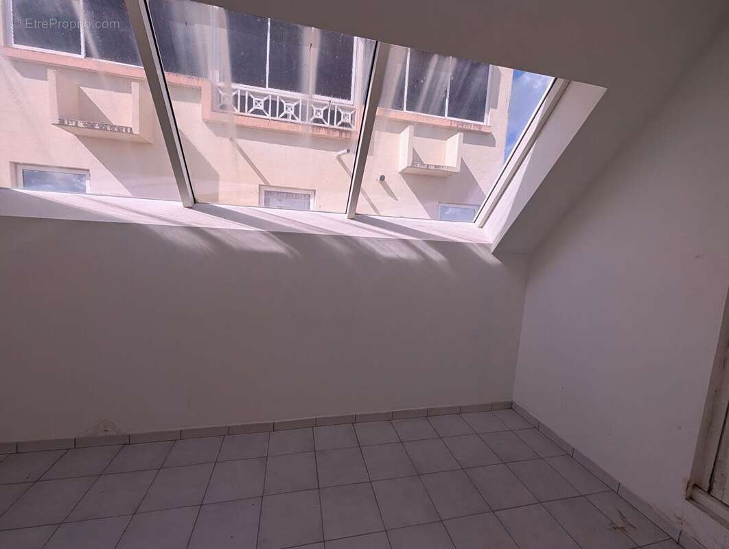 Commerce à FORT-DE-FRANCE