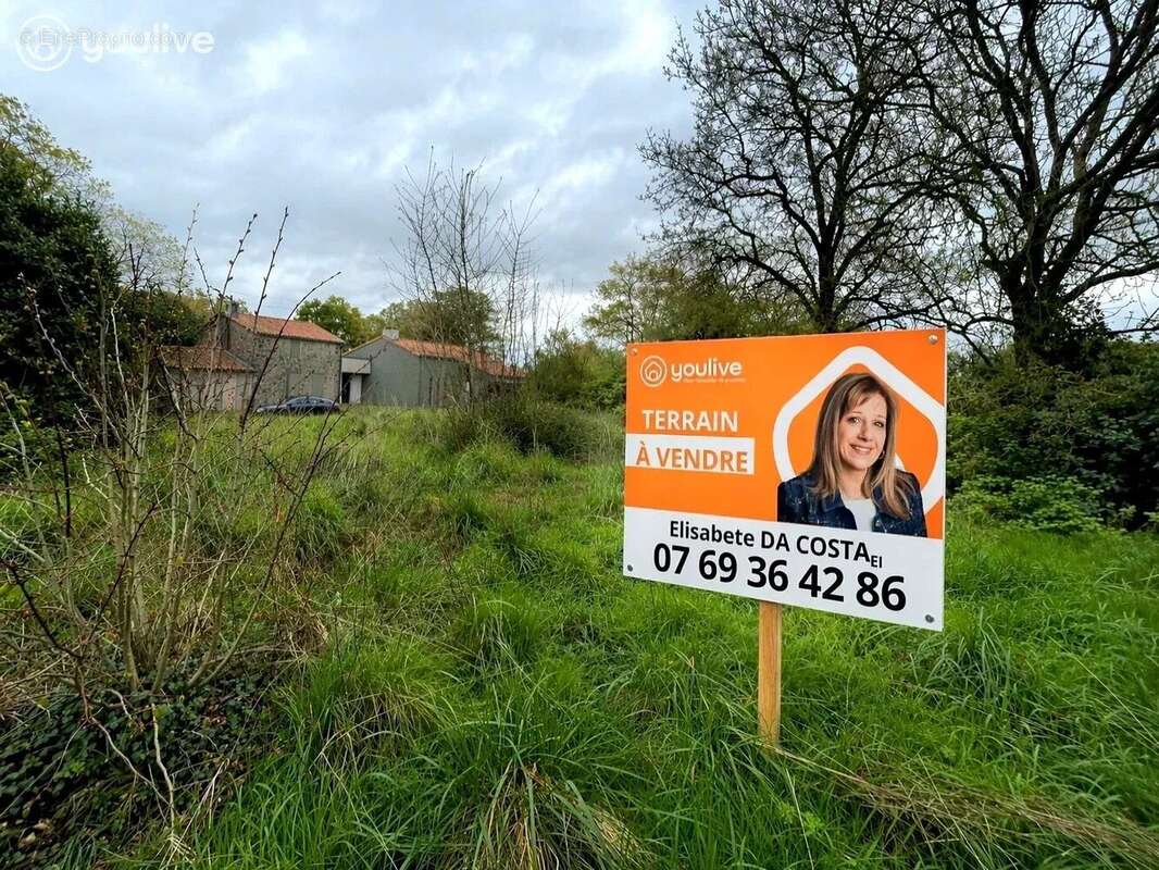 Terrain à LA ROCHE-SUR-YON