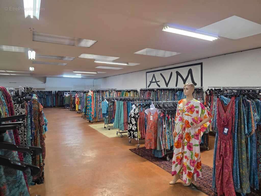 Magnifique bâtiment de 3 600 m² - Grand potentiel - photo 2
