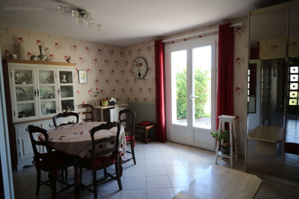 Maison à SAINTES