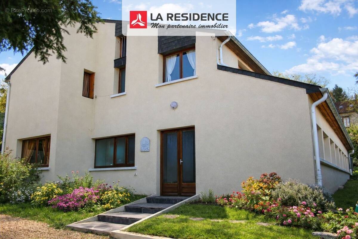 Maison à BONNIERES-SUR-SEINE