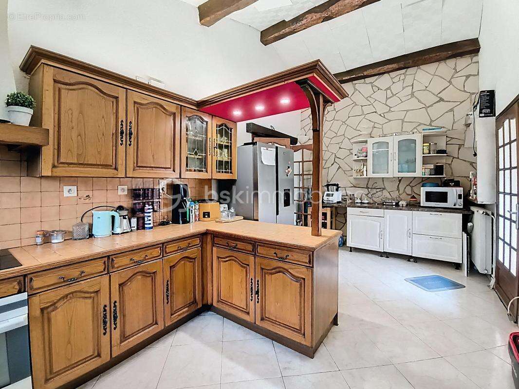 Grande maison familiale de 287 m² avec jardin, piscine et garage – Bédarieux - photo 17