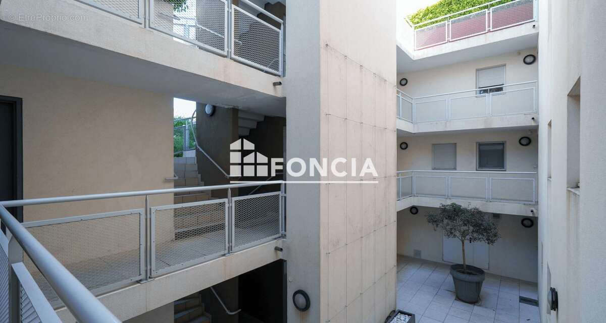 A vendre t3 libre de toute occupation + stationnement - photo 4