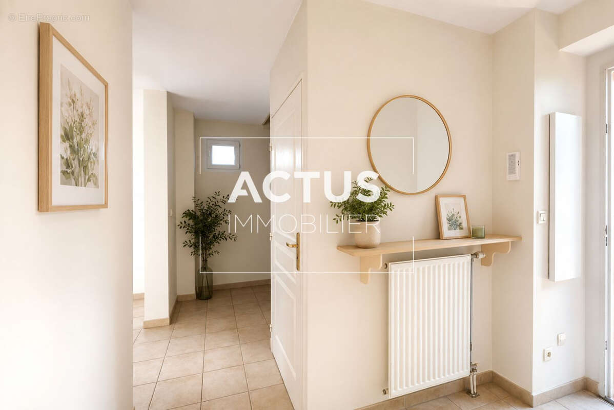 Maison 112 m² à Salon-De-Provence  - photo 2