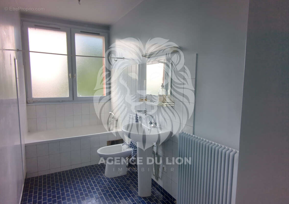 Appartement à BEAUCHAMP